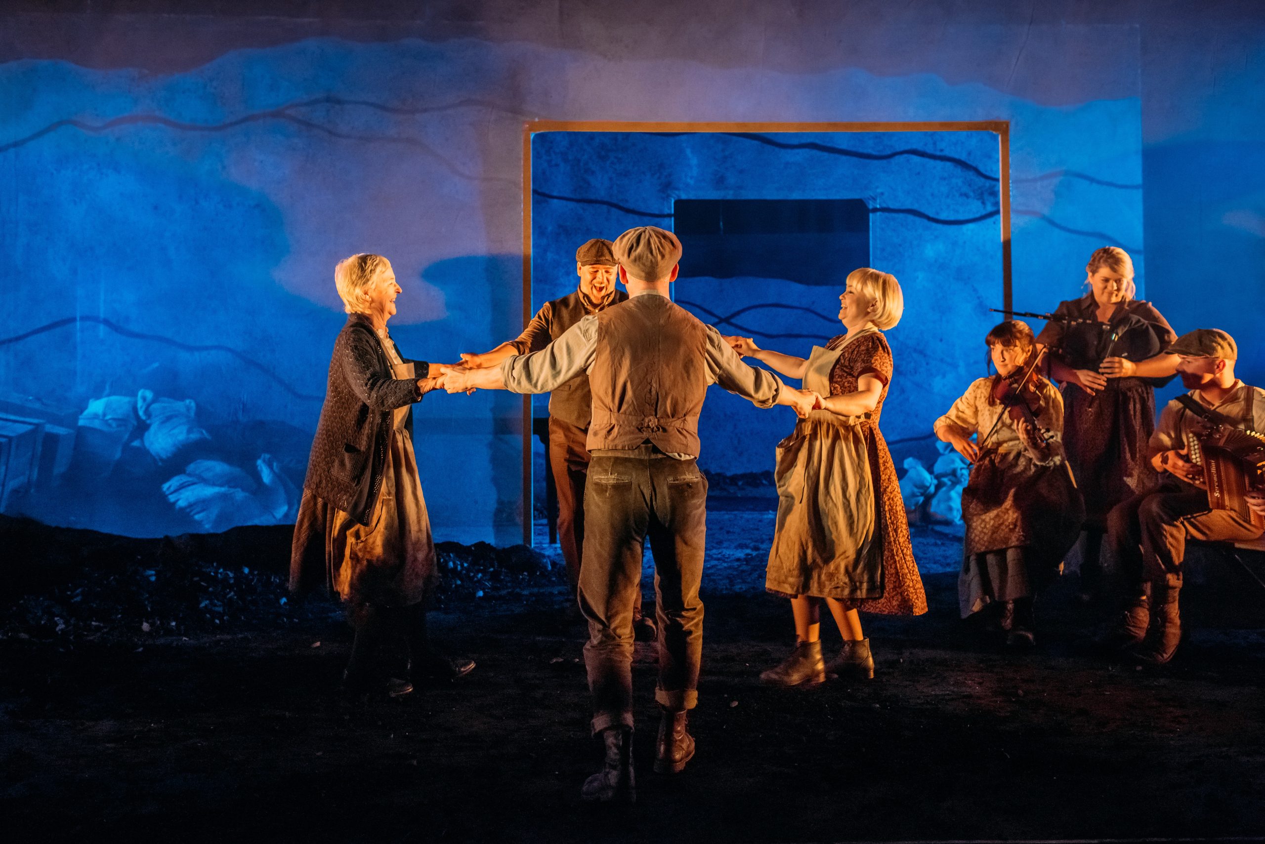 Vacancy: Artistic Associate